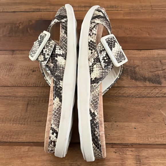 Clarks Cloudsteppers Snakeskin Sandals - Picture 6 of 9